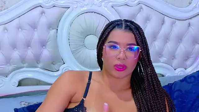 TiaraRosse online show from February 4, 1:36 pm