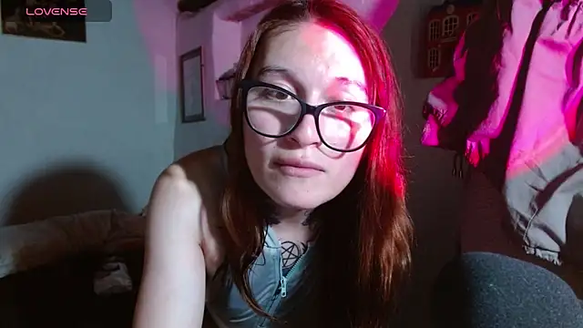 Snapshot of kittenlizz chatting on October 21, 6:12 pm kittenlizz online show from October 21, 6:12 pm
