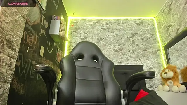 Cute Cata online show from November 21, 5:15 pm