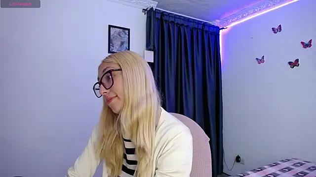 Soffy-brooks online show from April 17, 4:36 am