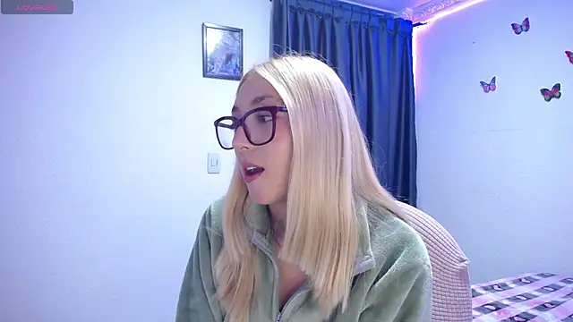 Soffy-brooks online show from April 18, 4:37 am