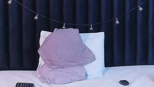 hotlatinateacher online show from October 24, 7:54 pm