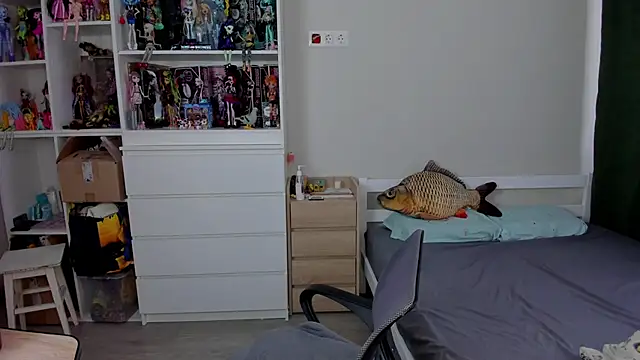 School Love online show from January 8, 7:12 am