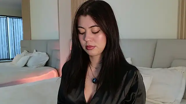 Zoe Benson online show from November 7, 1:17 pm