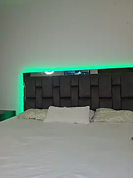 Sthef Castle online show from December 3, 3:03 pm