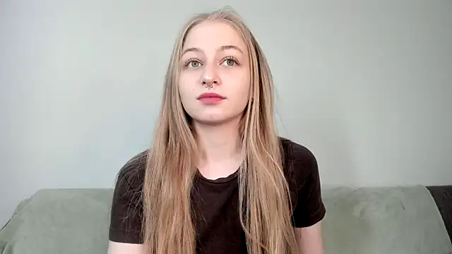 MiaMews online show from May 19, 7:04 am