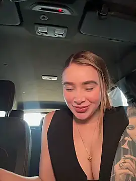 Lanataylor- online show from March 15, 7:38 pm