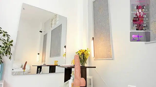 lannarusso  online show from December 17, 9:13 am