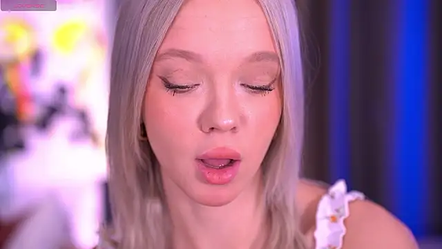  AlinaBailey online show from March 26, 8:27 am