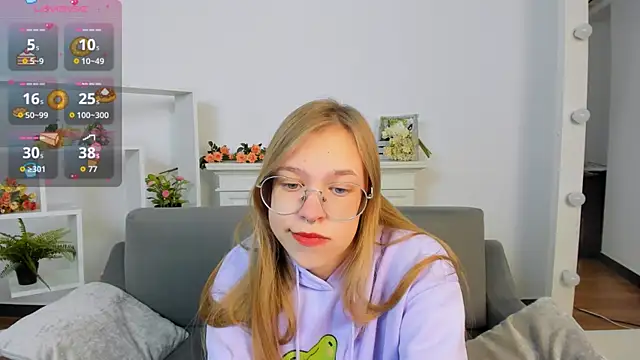 LayriantaVee online show from September 30, 1:17 pm