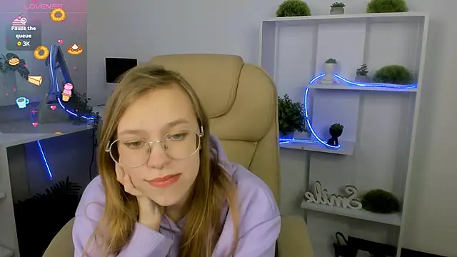 LayriantaVee online show from March 31, 7:52 am