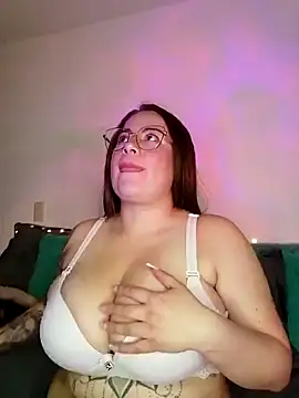 soofy   online show from March 4, 7:37 am