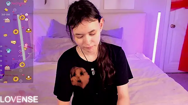 Emily Strikeee online show from January 19, 10:44 am