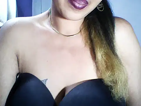 layanah12 online show from October 26, 8:04 pm