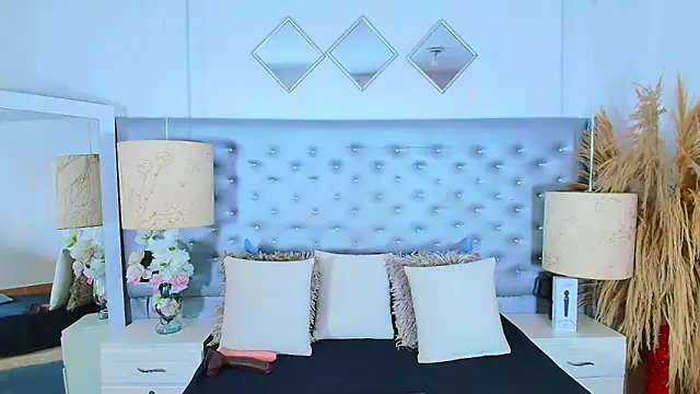 EileenBenzon online show from February 17, 4:23 am