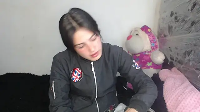 skinny sweet2411 online show from December 1, 7:27 pm