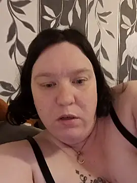 Snapshot of CurvyMilf1992 chatting on October 20, 10:57 pm CurvyMilf1992 online show from October 20, 10:57 pm