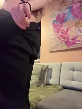 Hr Fru Olsen online show from April 16, 5:23 pm