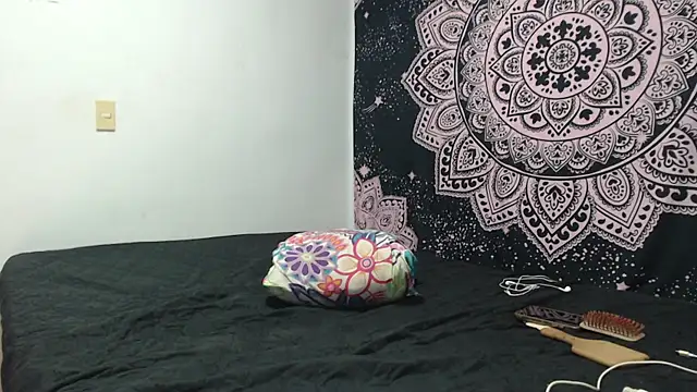 liissa 0 online show from April 12, 12:46 am