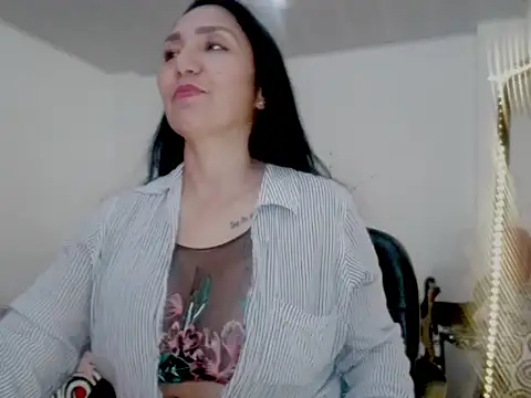 Snapshot of Hanna-33 chatting on October 15, 7:38 pm Hanna-33 online show from October 15, 7:38 pm