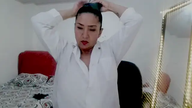 Snapshot of Hanna-33 chatting on October 25, 3:36 am Hanna-33 online show from October 25, 3:36 am