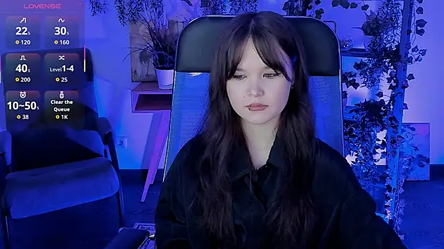 Elainebeness online show from March 24, 7:08 pm