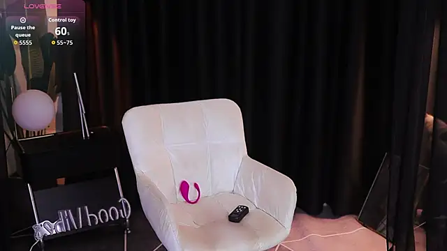 LucyKI online show from November 23, 2:30 pm