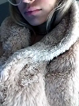 fofinhaa12 online show from November 11, 5:10 pm