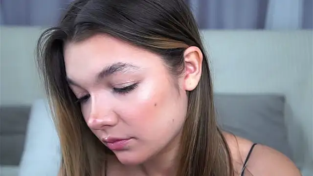 VeronaAppleberry online show from October 11, 11:04 am