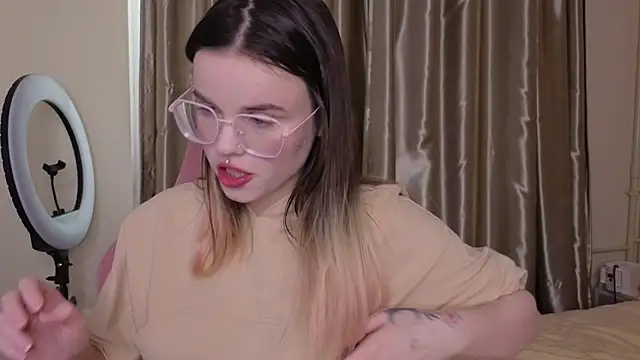 HanaMitsuri online show from March 15, 2:41 pm