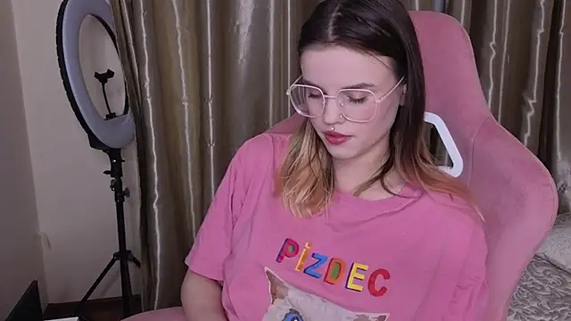 HanaMitsuri online show from March 18, 5:07 pm