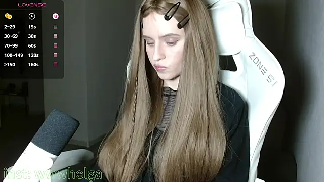 LizaKisses online show from November 21, 5:15 pm