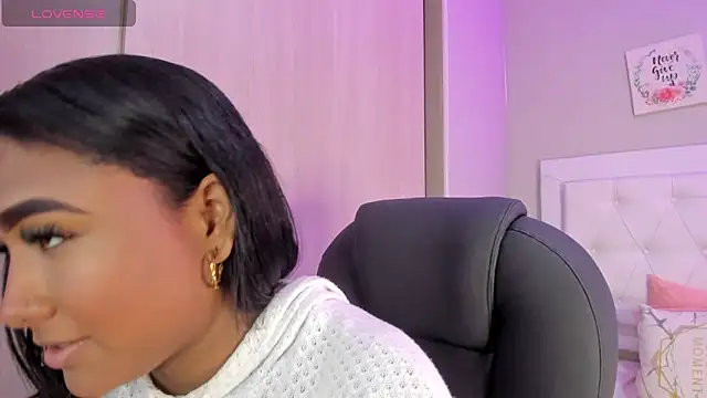 nicole  parker1 online show from June 1, 6:53 pm