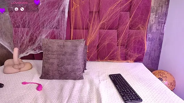 nicole  parker1 online show from October 30, 7:37 pm