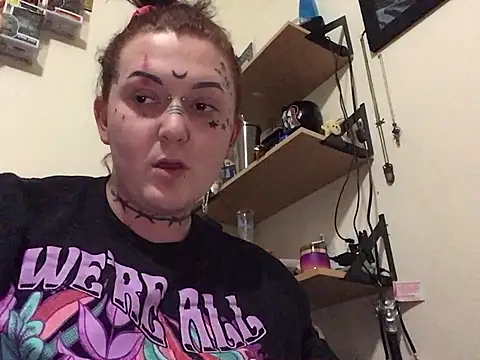 CurvyTrans2002 online show from March 16, 10:46 pm