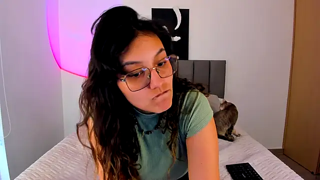 nataliepeterson online show from November 17, 8:09 pm