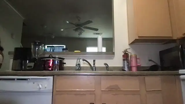 bambinokitt3n online show from March 16, 8:02 pm