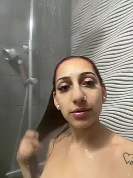 julialupato1606 online show from April 16, 4:39 pm