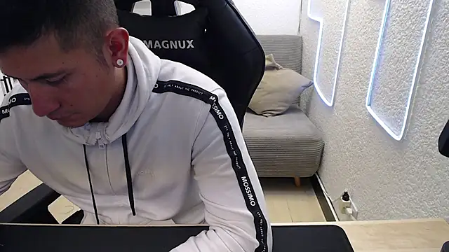 team dinamite69 online show from March 5, 12:56 pm