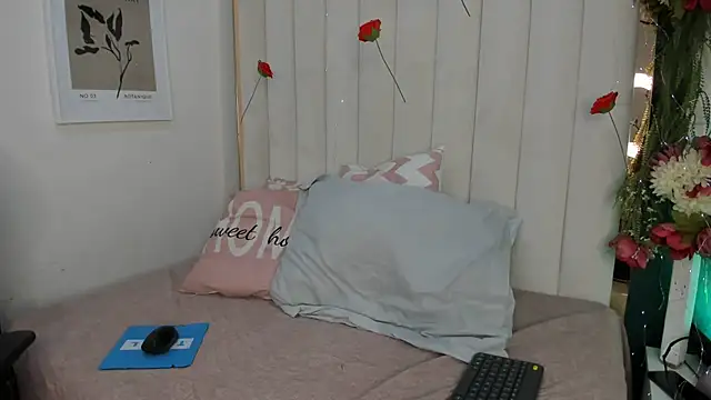 margot smith  online show from February 20, 12:39 pm