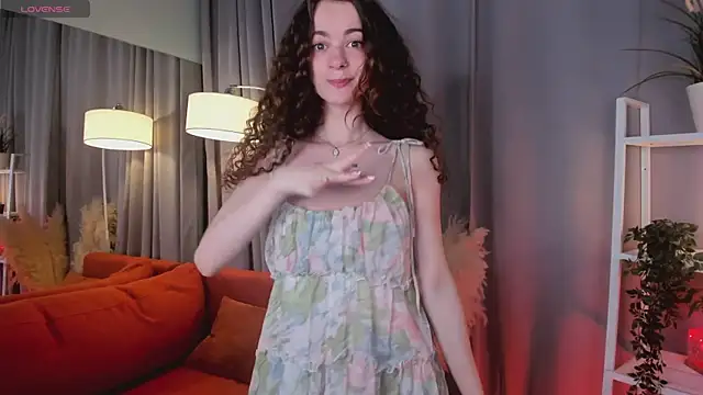 Curly Moon online show from July 18, 9:45 am