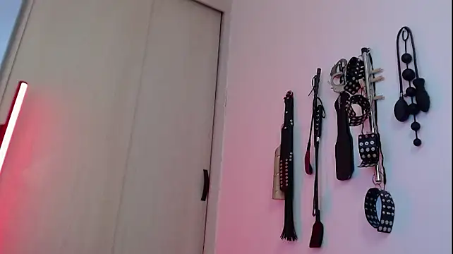 Alisson Beckett online show from March 12, 9:17 pm