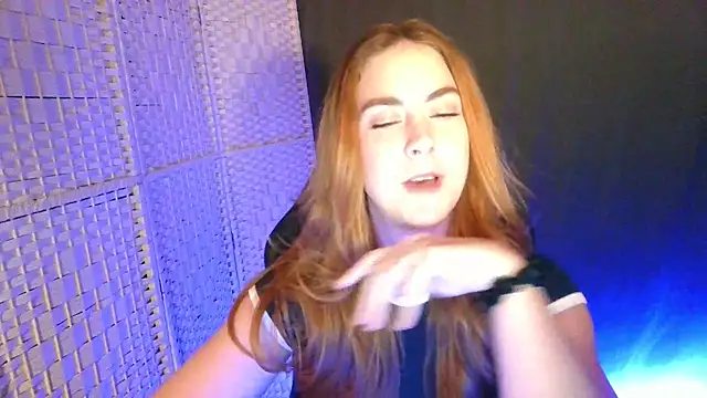 KayleyxEmily online show from February 19, 9:02 pm