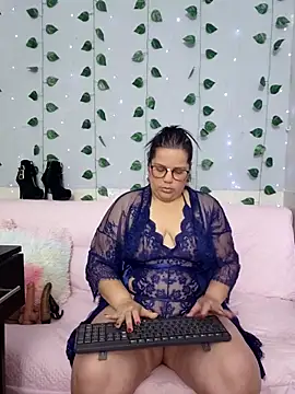 kiara scottt online show from January 6, 9:02 am