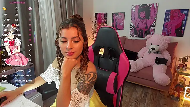 annieesweett online show from April 18, 7:58 pm