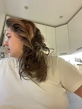 SuzieMurray online show from November 27, 6:38 am