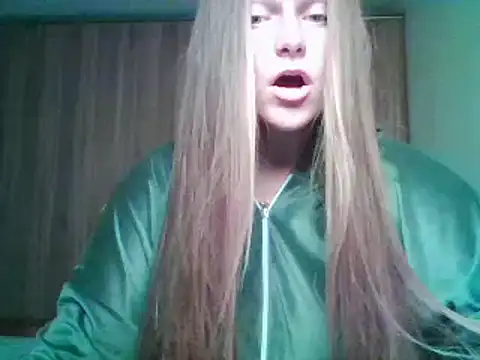 Snapshot of Evasapples chatting on September 11, 10:21 pm Evasapples online show from September 11, 10:21 pm