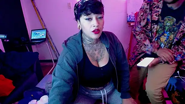 Snapshot of tatouagendecouple chatting on September 9, 7:19 am tatouagendecouple online show from September 9, 7:19 am