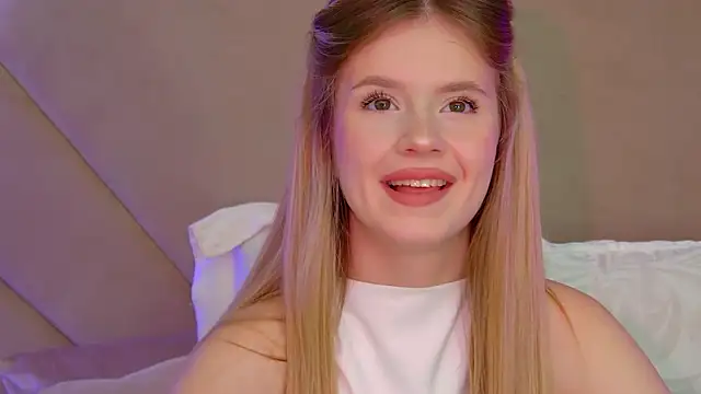 MilanaBalmain online show from November 18, 6:36 am