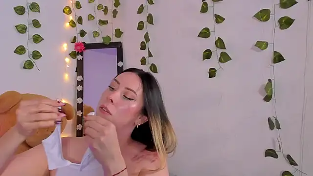 JanneKim online show from February 5, 2:31 pm